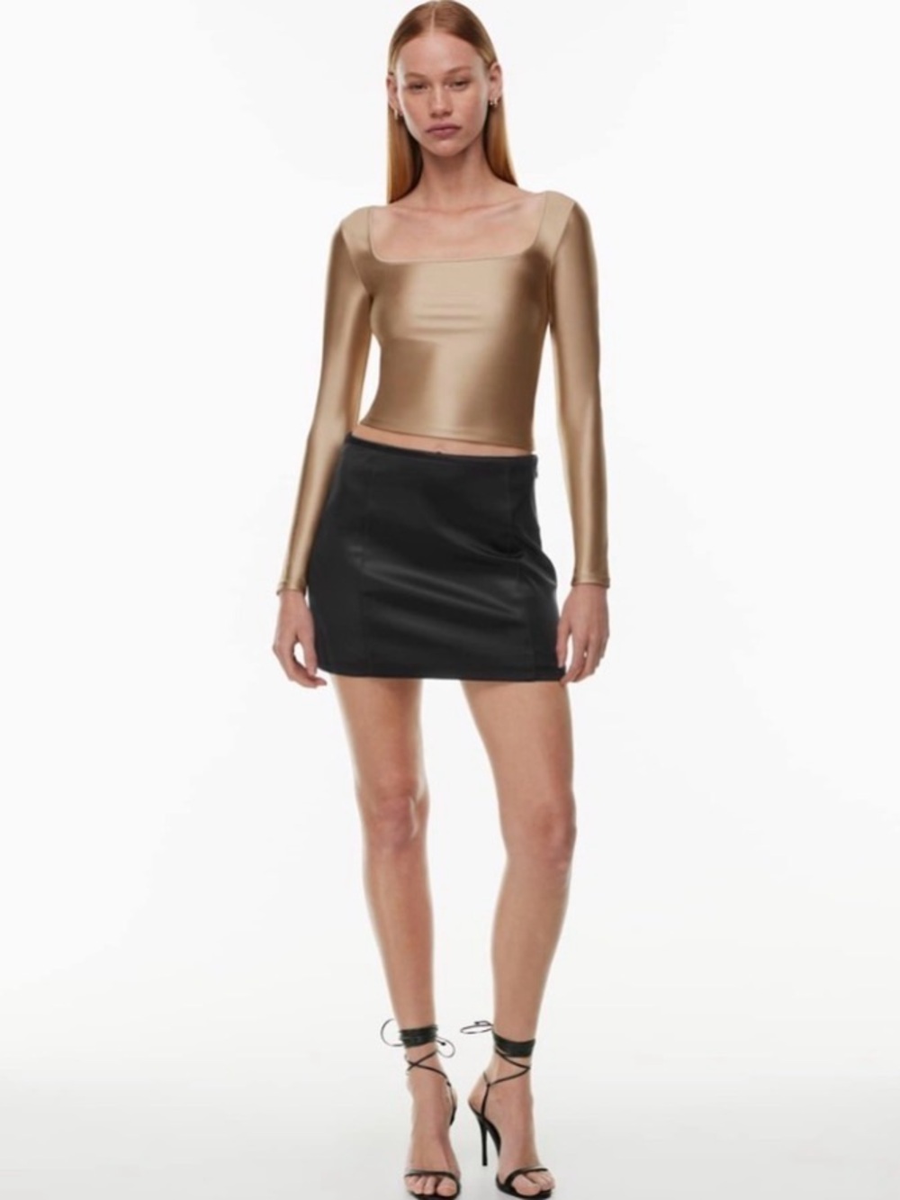BABATON Sleek Black Top